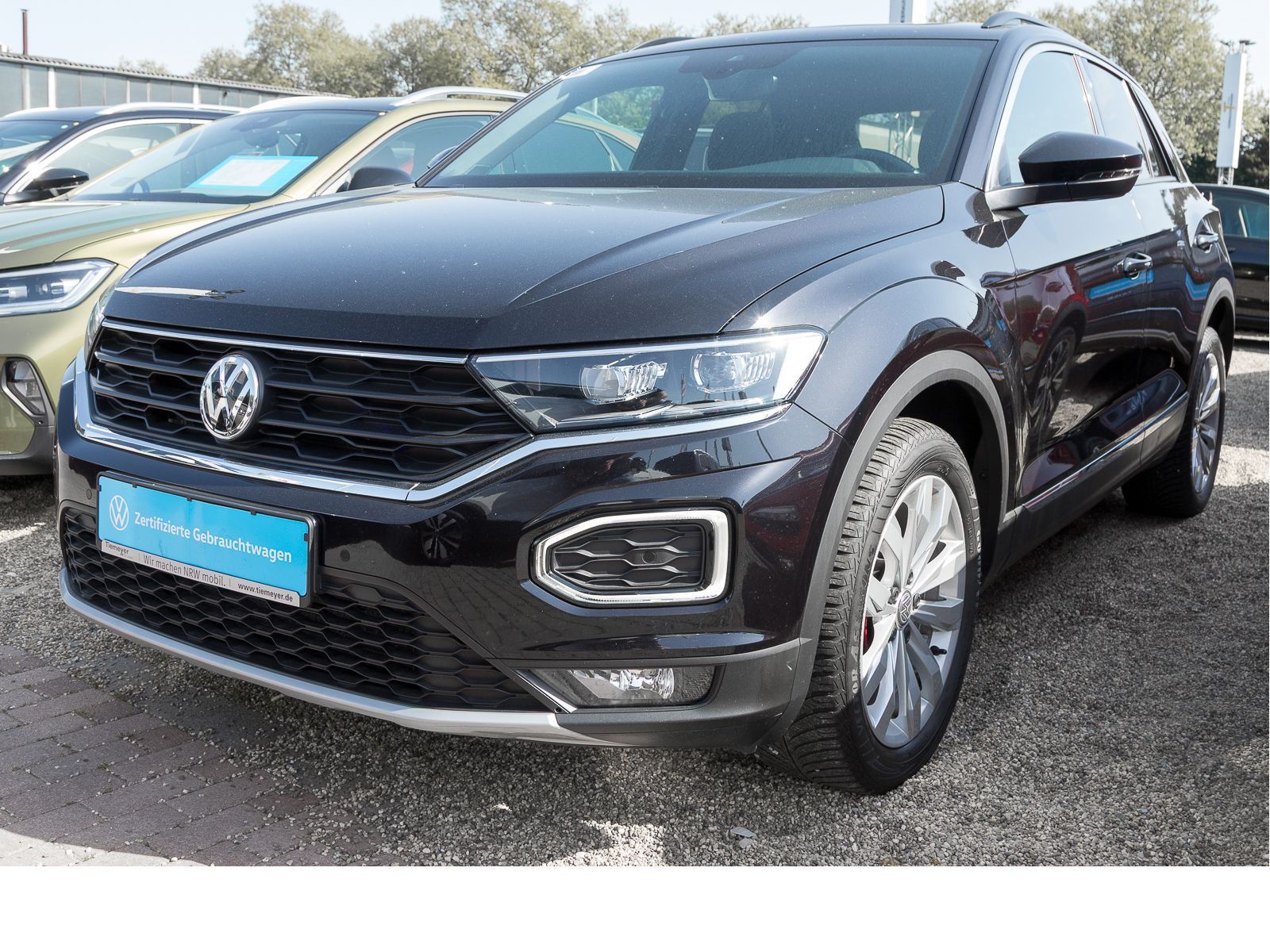 Volkswagen T-Roc 1.5 TSI DSG SPORT - Samsaru's Car Outlet