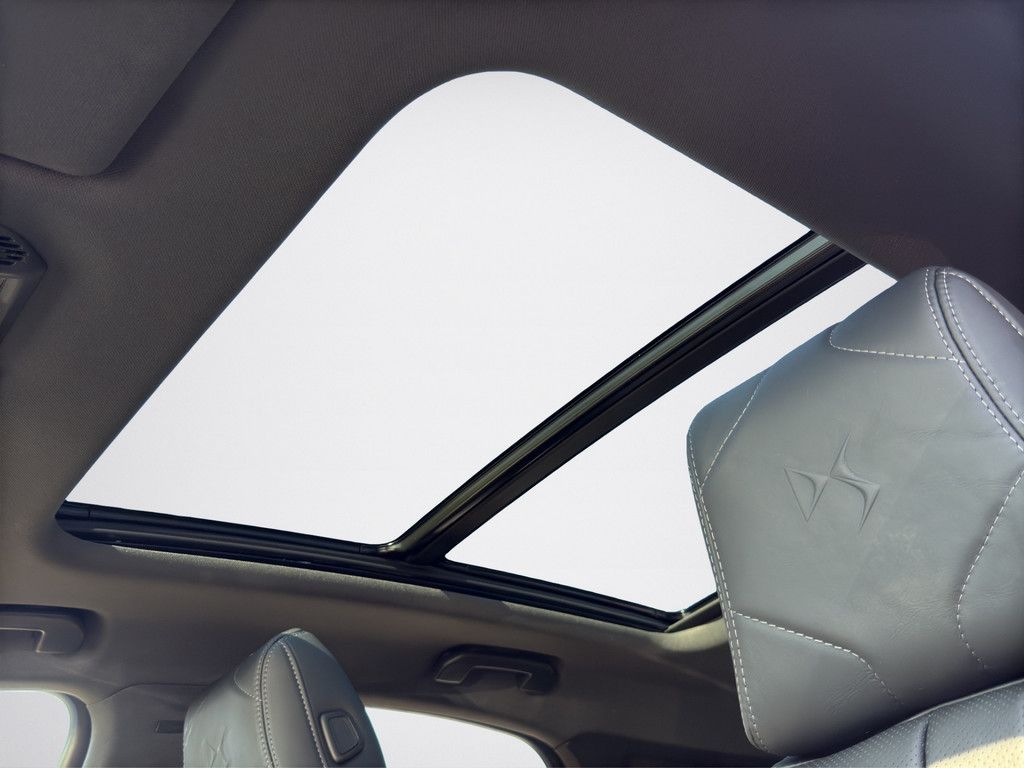 DS Automobiles DS 7 BlueHDI 130 Aut. OPERA LEDER Panoramadach