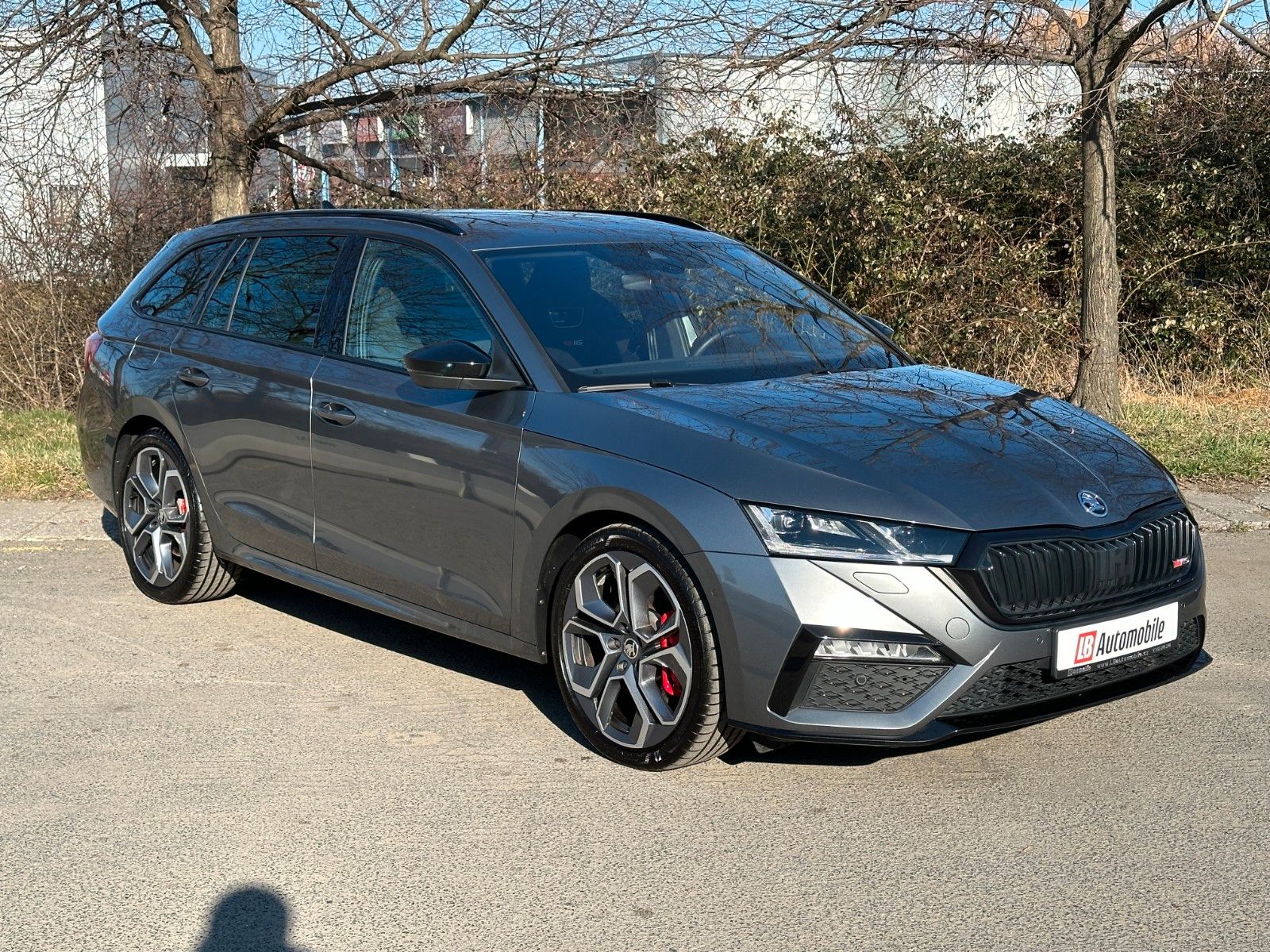 Skoda Octavia Combi RS 2.0TSi DSG - Samsaru's Car Outlet