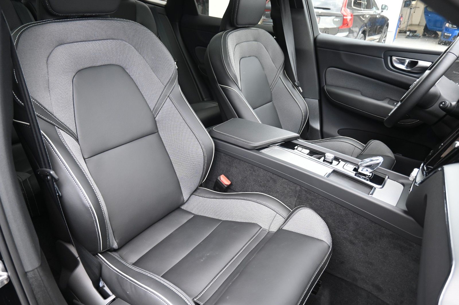 Volvo XC60 T6 RC AWD Plus Black Edition*360°*ACC*AHK