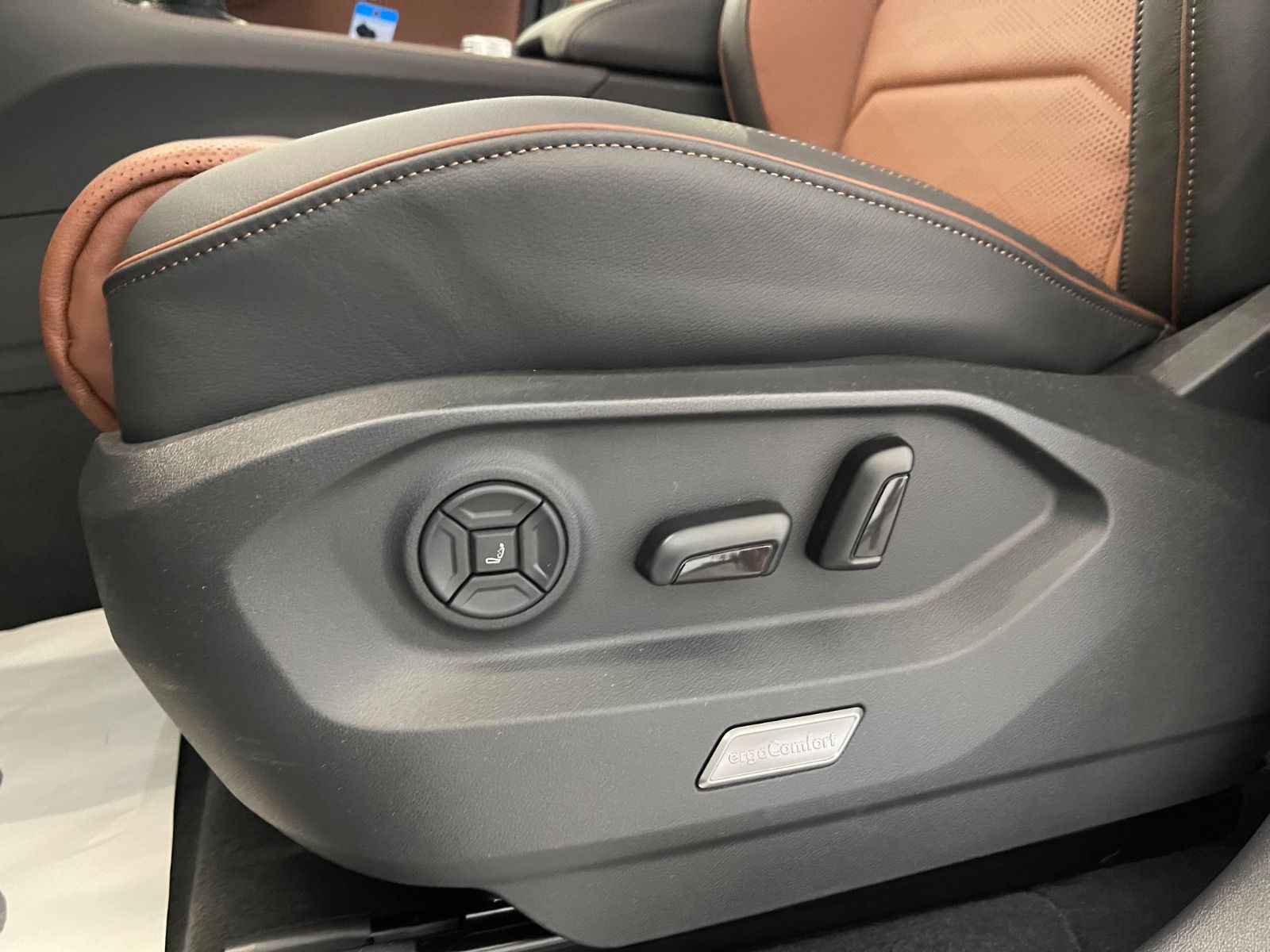 Volkswagen Touareg 3.0 TDI 4-Mot R-Line Final Edition*VOLL*