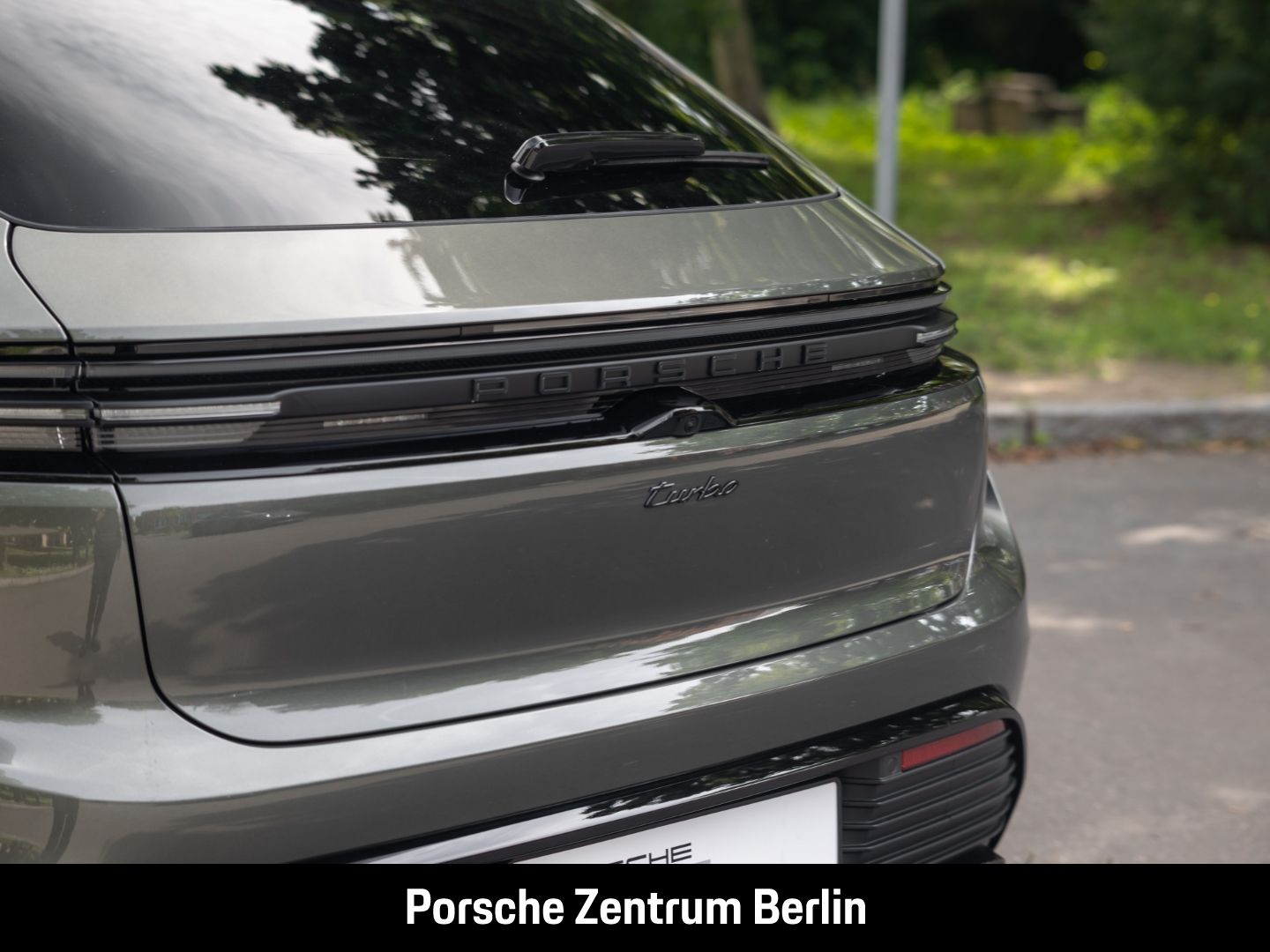 Porsche Macan Turbo Burmester Rückfahrkamera Panorama