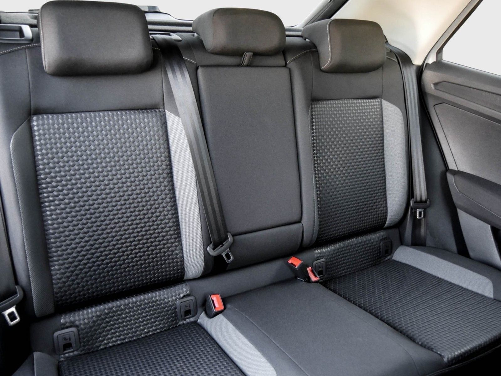 Volkswagen T-Roc ACTIVE 1.0 TSI - Samsaru's Car Outlet