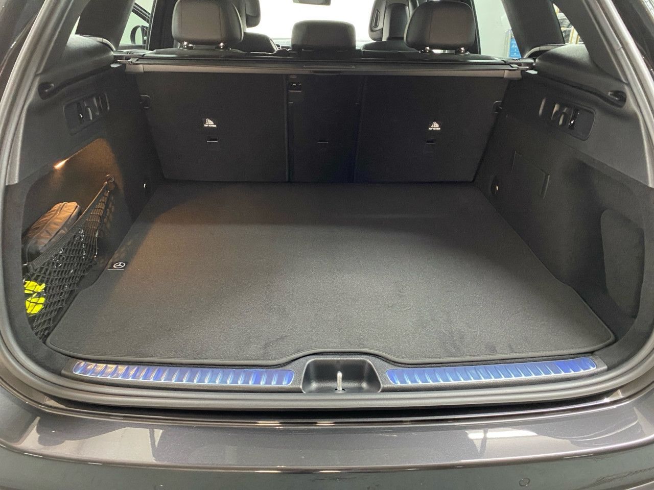 Mercedes-Benz GLC 300 d 4Matic AMG+AHK+PANO+HANDS-FREE+360°