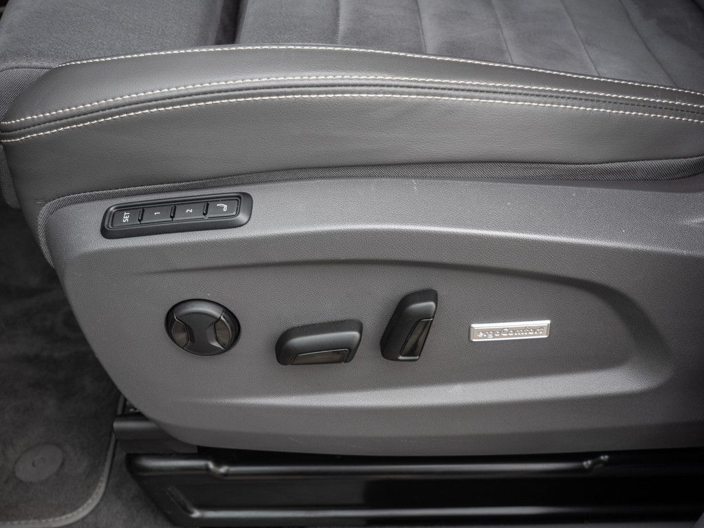 Volkswagen T7 Multivan 2.0TDI DSG - Samsaru's Car Outlet