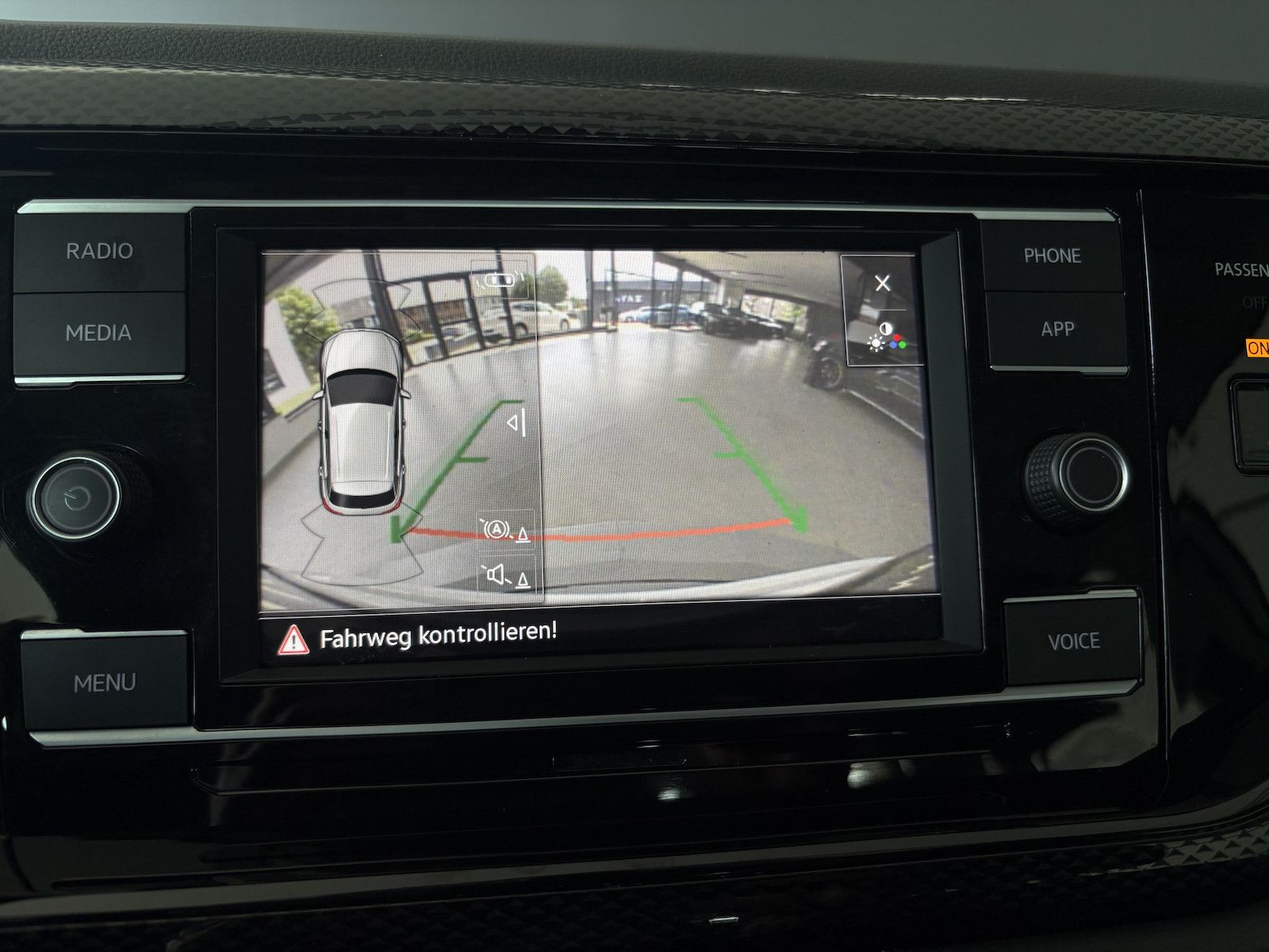 Volkswagen Taigo 1.0 TSI Life - Samsaru's Car Outlet