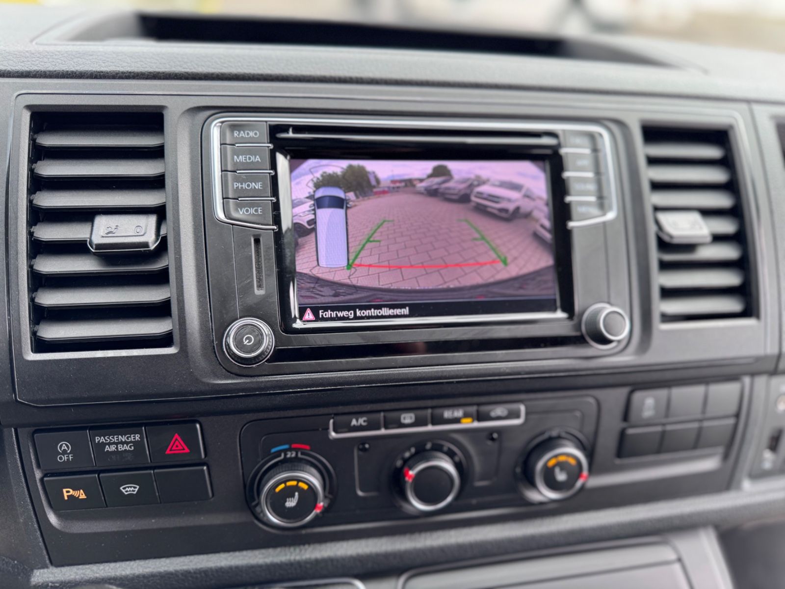 Volkswagen T6 Multivan - Samsaru's Car Outlet
