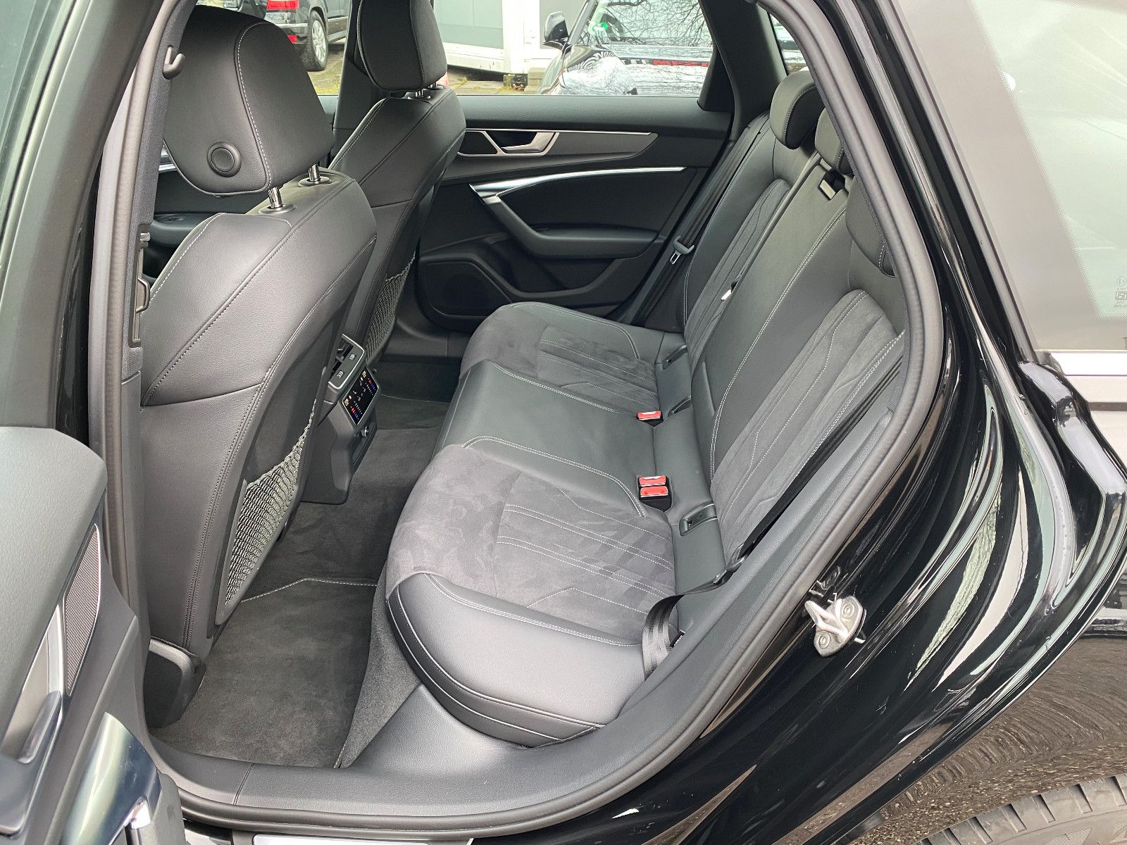 Audi A6 Avant 45 TFSI ADVANCED - Samsaru's Car Outlet