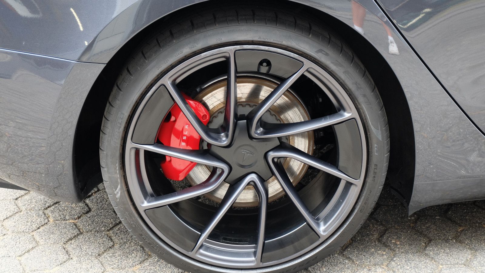 Tesla Model 3 Performance Dual Motor AWD, LM 20"