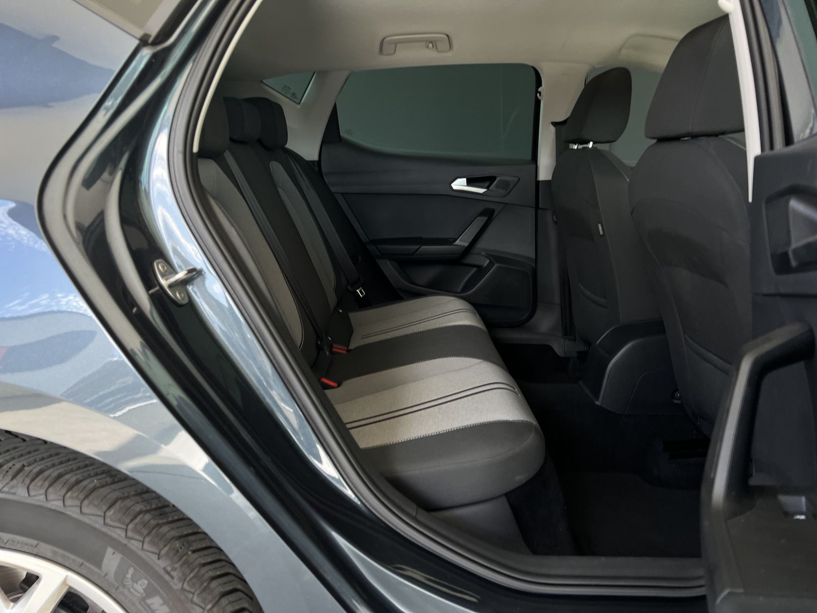 Seat Leon 2.0 TDI Style - Samsaru's Car Outlet