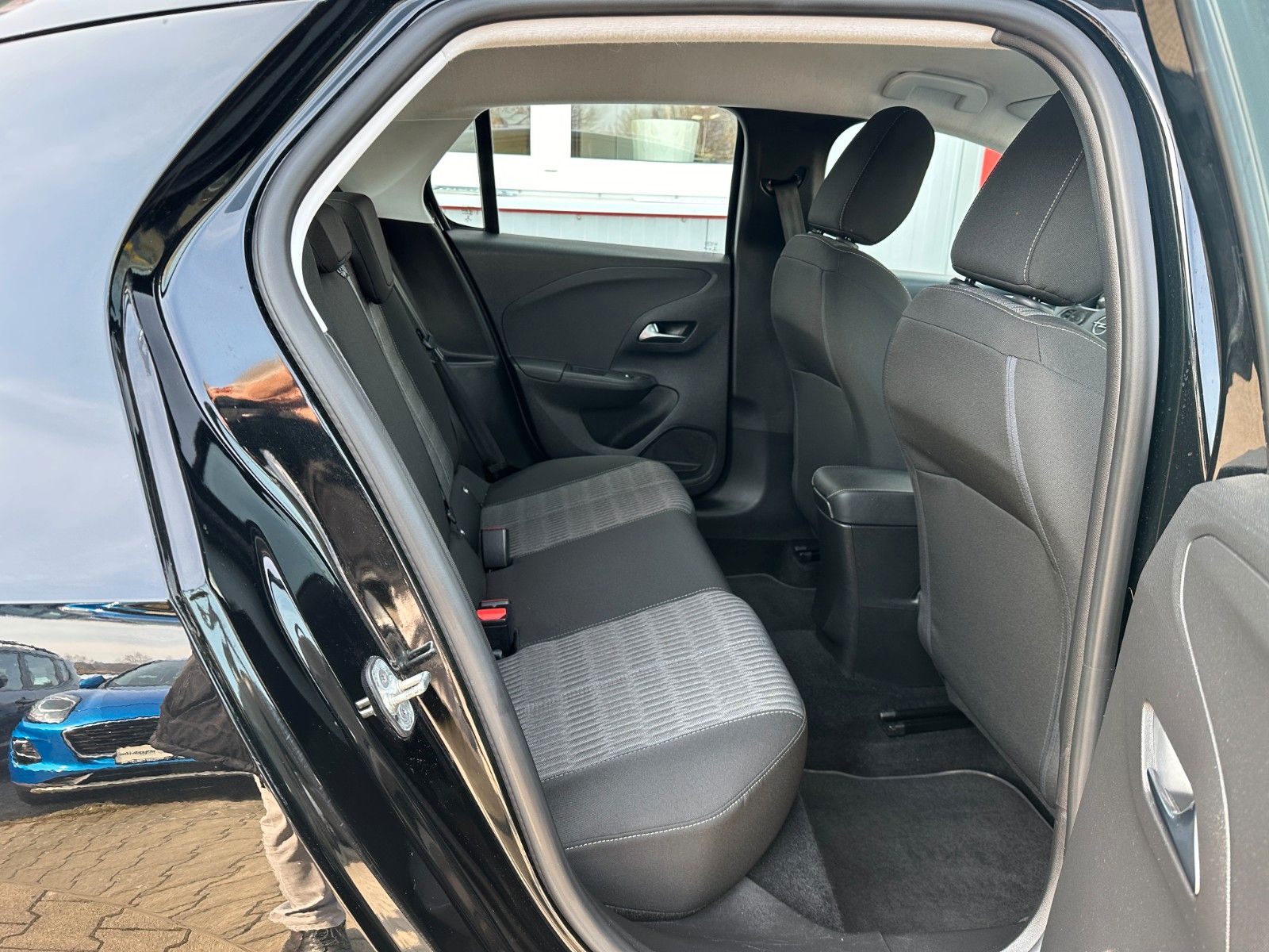 Opel Corsa 1.2 - Samsaru's Car Outlet