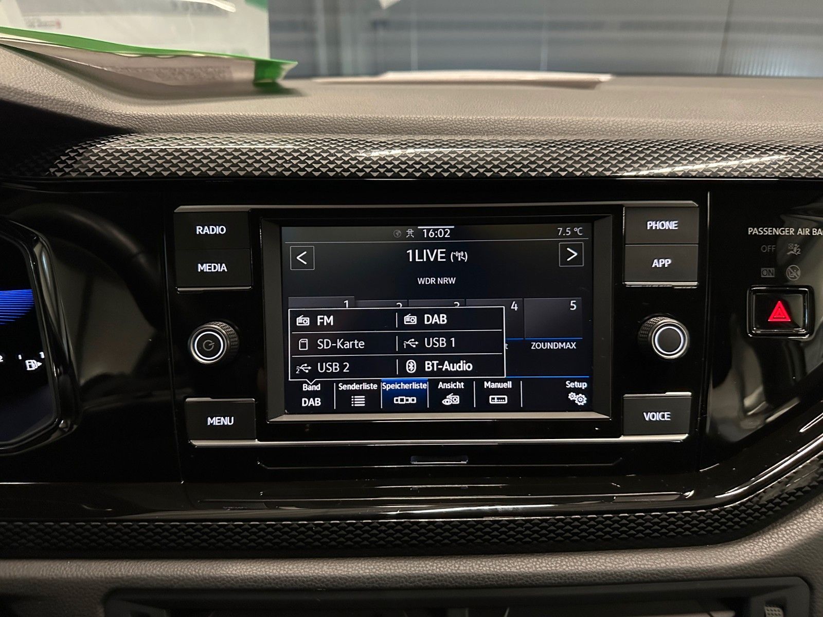 Volkswagen Taigo 1.0 TSI Life - Samsaru's Car Outlet