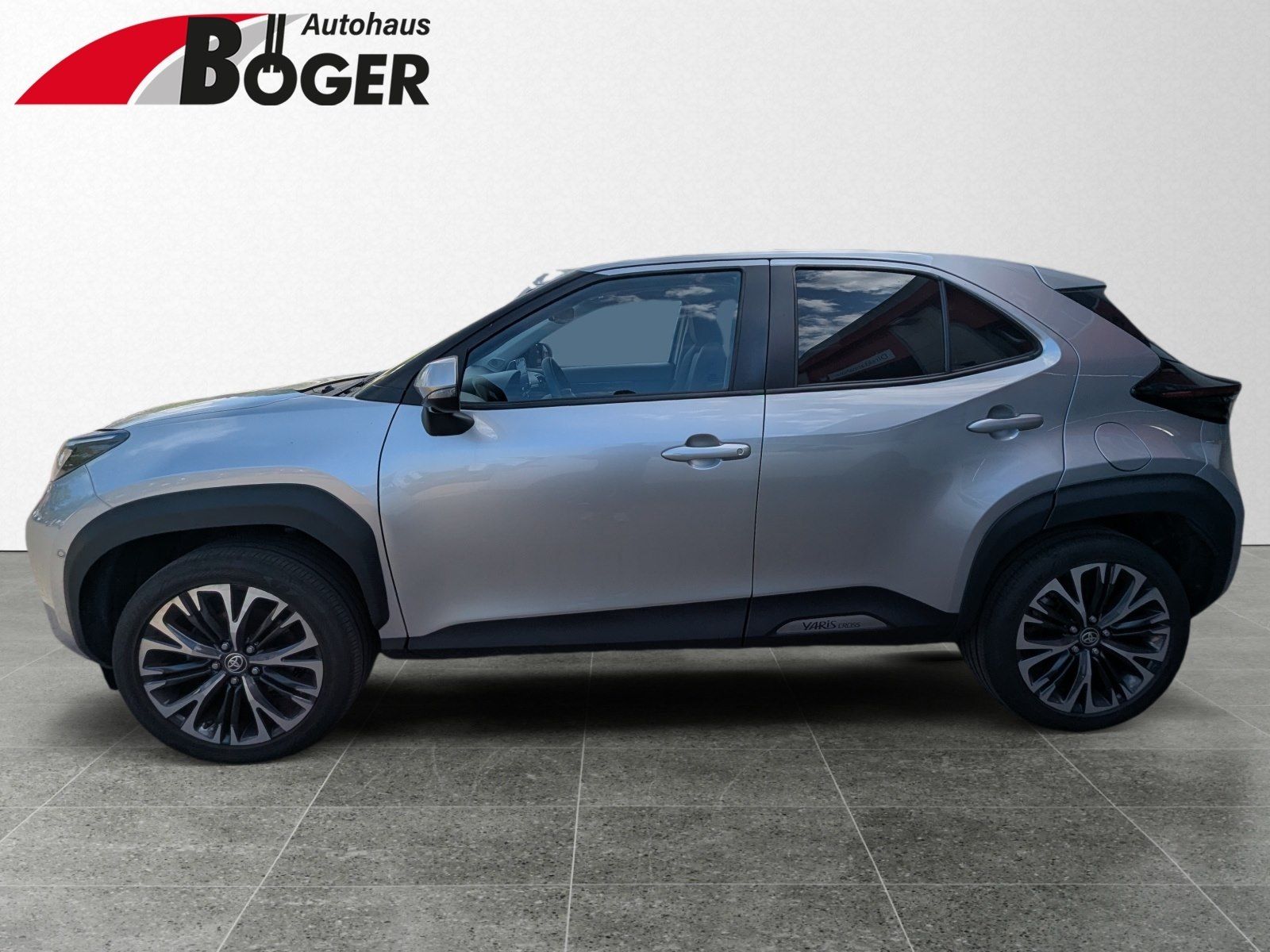 Toyota Yaris Cross 1,5 Hyb. Elegance *PANO 360° HUD*