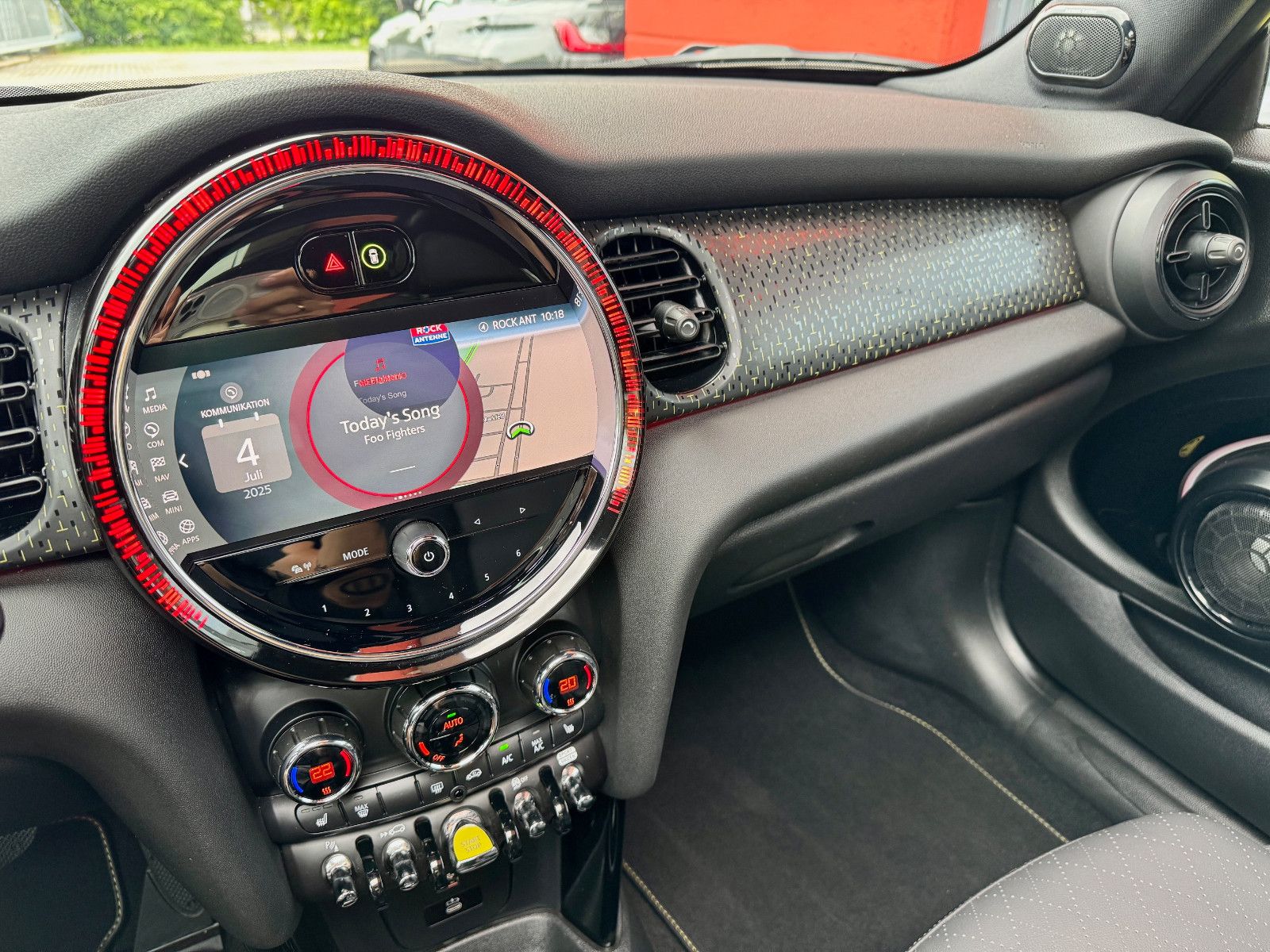 MINI COOPER SE Electric - Samsaru's Car Outlet