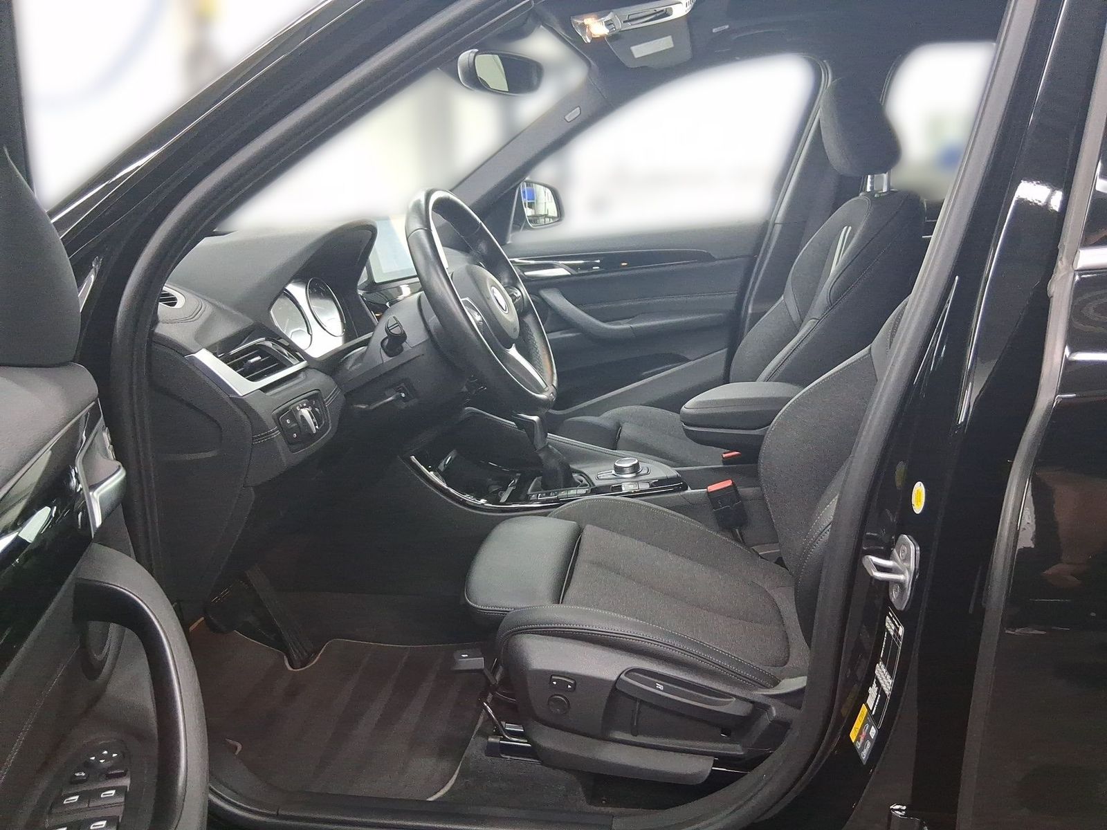 BMW X1 xDrive25e SportLine - Samsaru's Car Outlet
