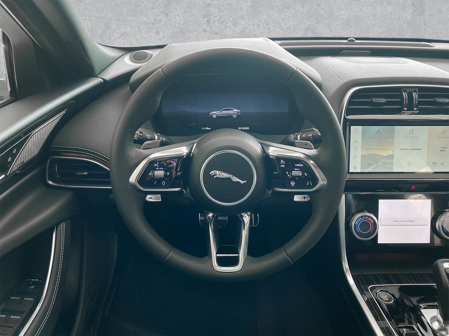Jaguar XE P250 R-Dynamic HSE PDC vo und hi. WSS beheizt