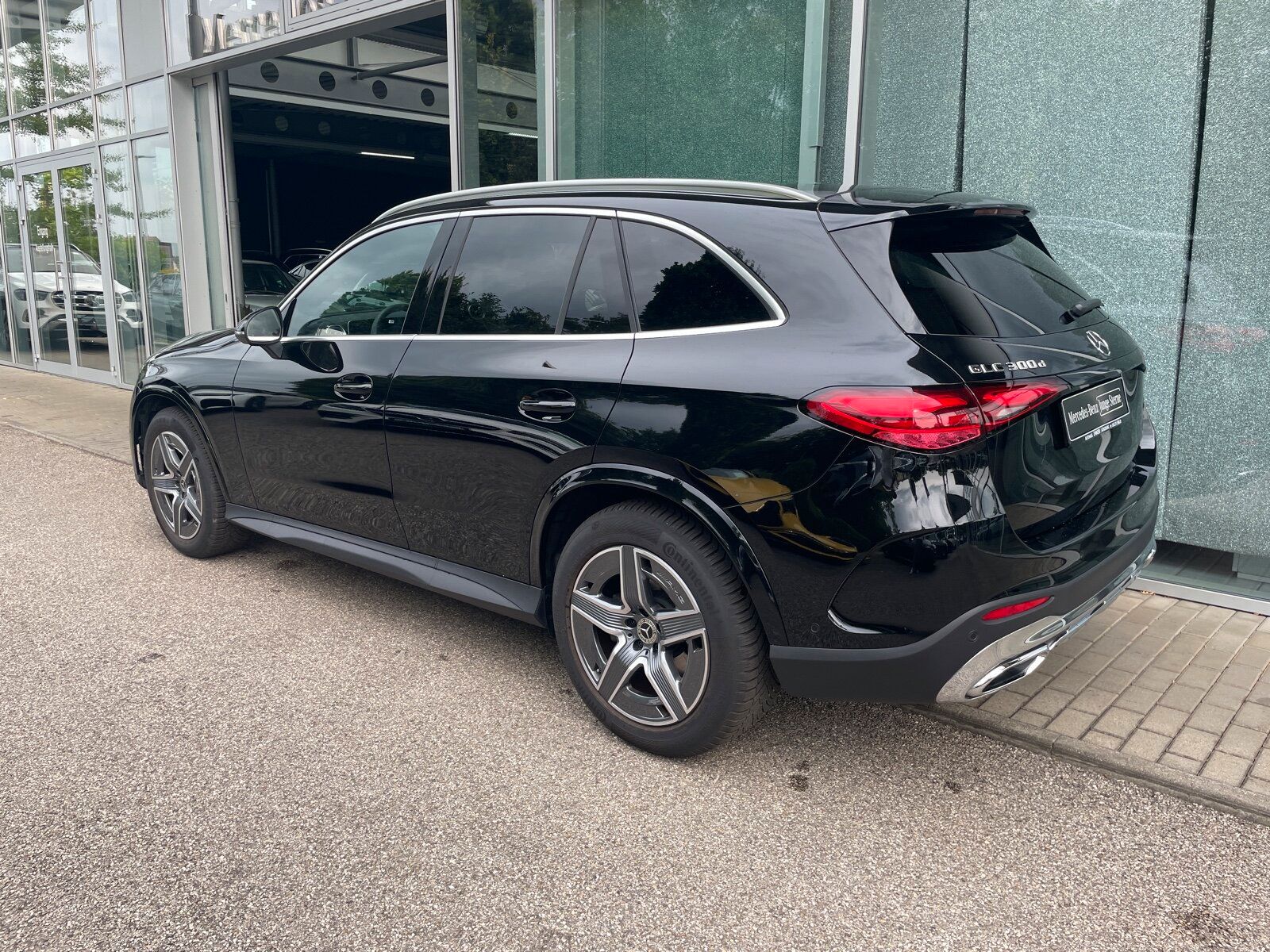 Mercedes-Benz GLC 300 d 4M AMG*AHK*DISTRONIC*MEMORY*LED*CAM