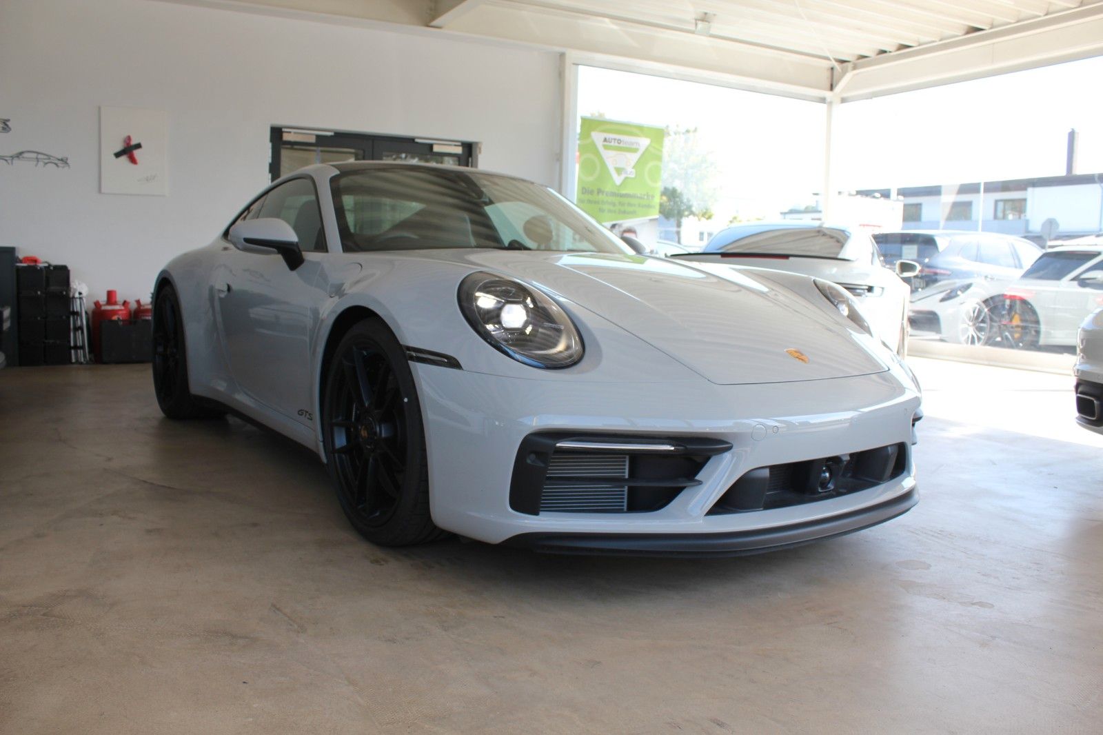 Porsche 911 Carrera 4 GTS RHD/ACC/Sportabgas/Lift/S-Dach