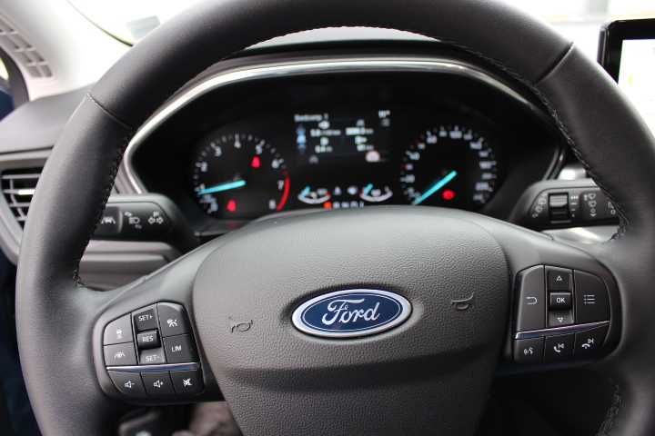 Ford Focus TITANIUM   Automatik Turnier