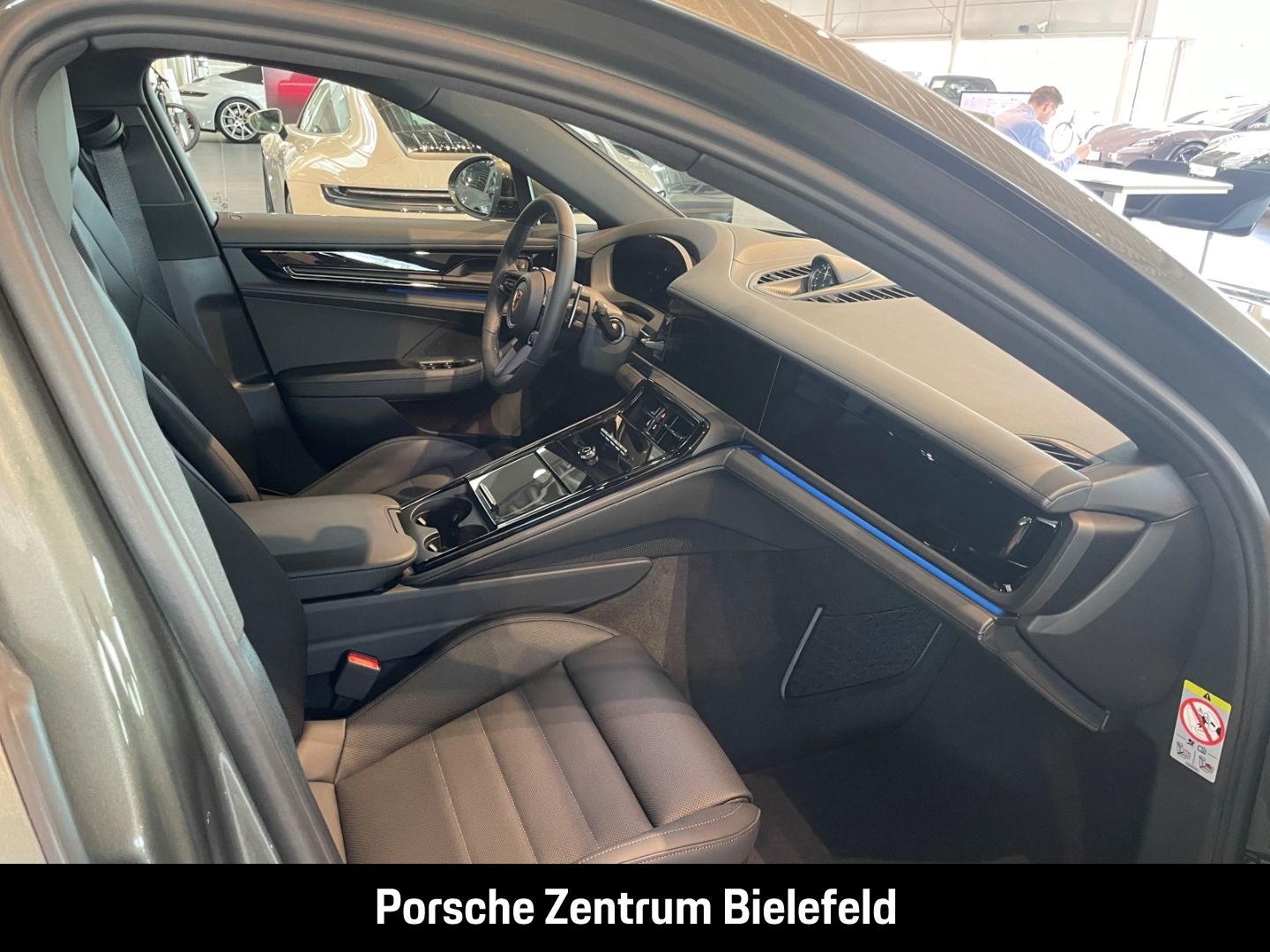 Porsche Panamera 4S E-Hybrid Surround-View Luftfederung