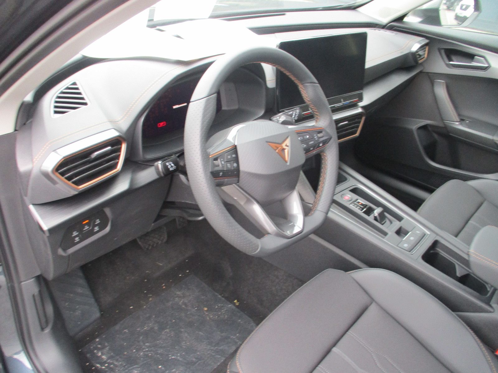 Cupra Formentor VZ 1,4 DSG e-Hybrid *AHK*PanoDach*