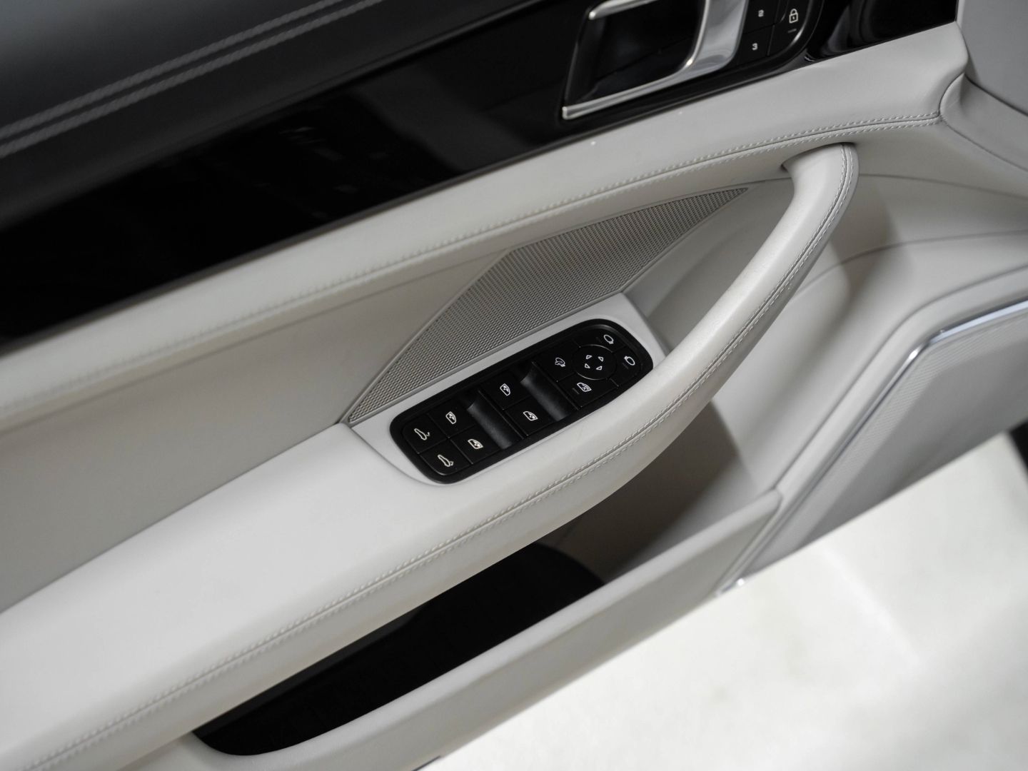 Porsche Panamera Turbo S Sport Chrono InnoDrive AHK BOSE