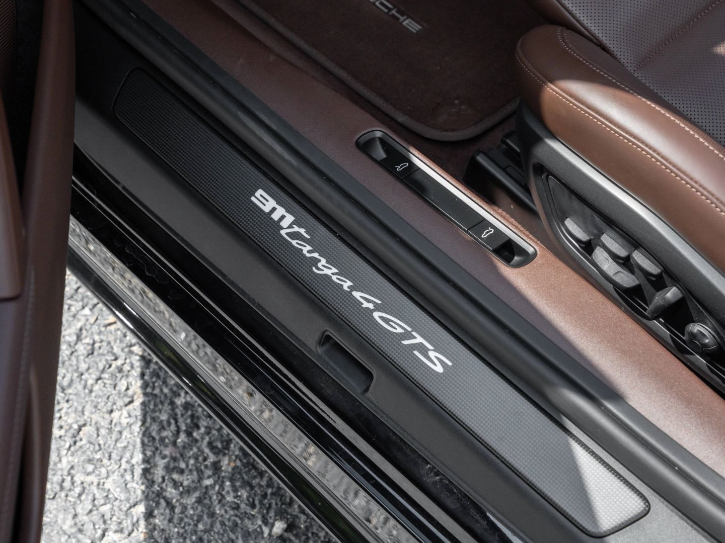 Porsche 992 911 Targa 4 GTS Matrix InnoDrive 18 Weg Sitz
