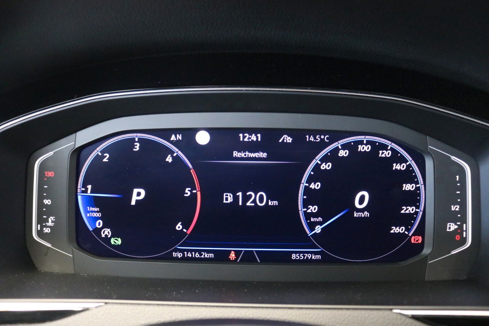Volkswagen Passat 4M  R-Line DCC STHZ 360 Matrix Pano Leder