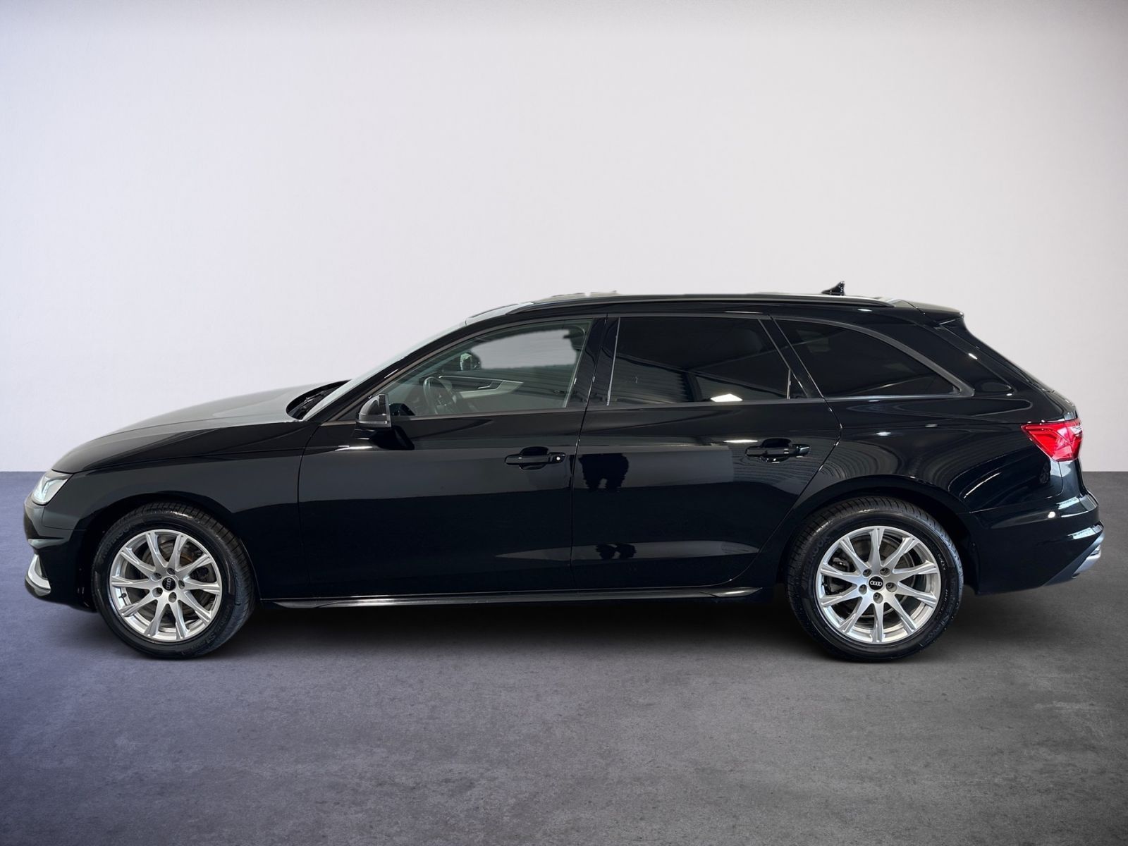 Audi A4 Avant 35 TDI ADVANCED S TRONIC - Samsaru's Car Outlet