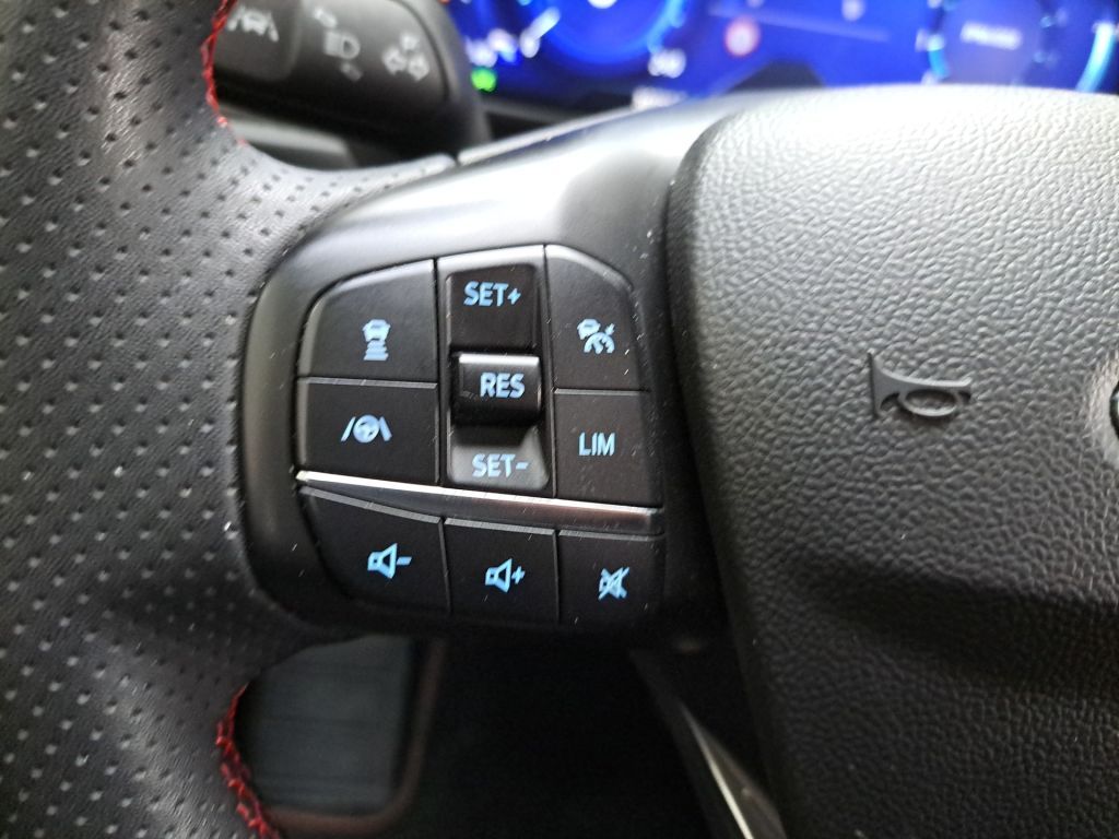 Ford Focus Turnier 1.0 EcoBoost Hybrid Aut. ST-LINE X