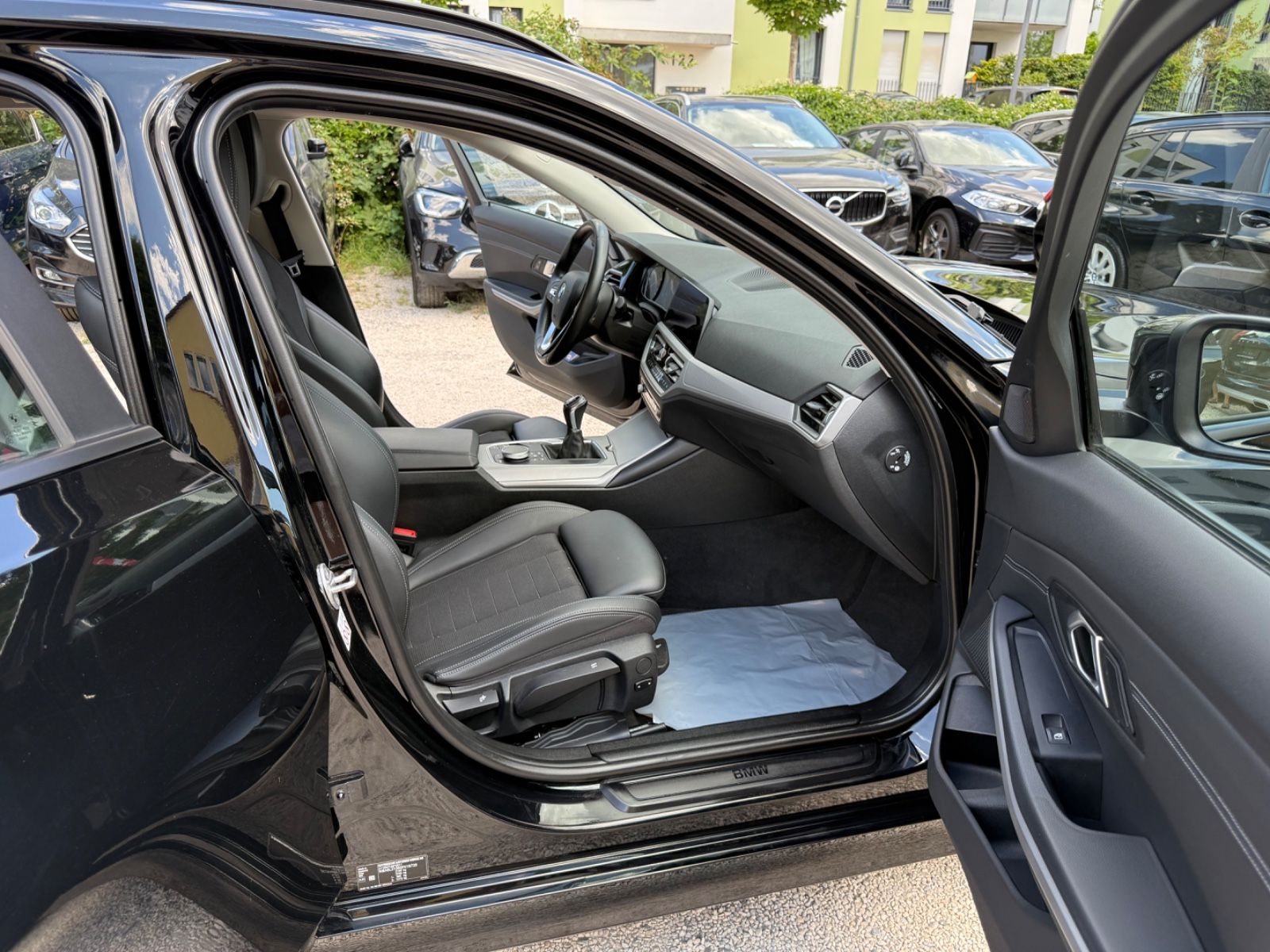 BMW 318d Touring Advantage - Samsaru's Car Outlet