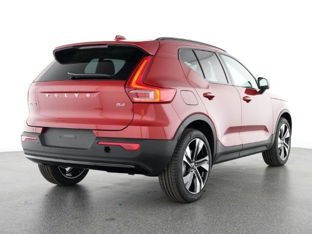 Volvo XC40 Plus Dark B4 20''LM AHK Pano 360kam ACC BLI