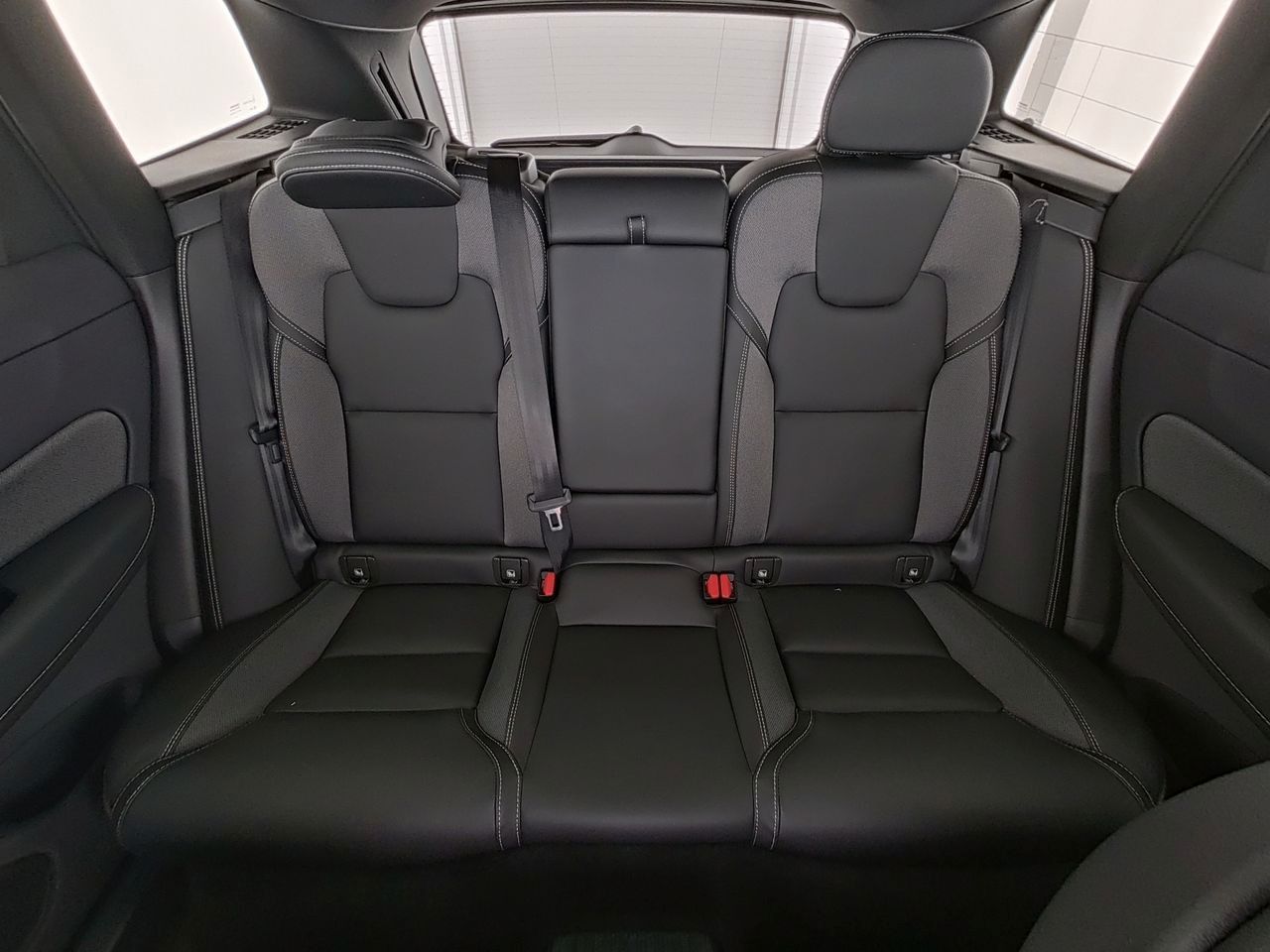 Volvo XC 60 XC60 Plus Dark Recharge Plug-In Hybrid AWD