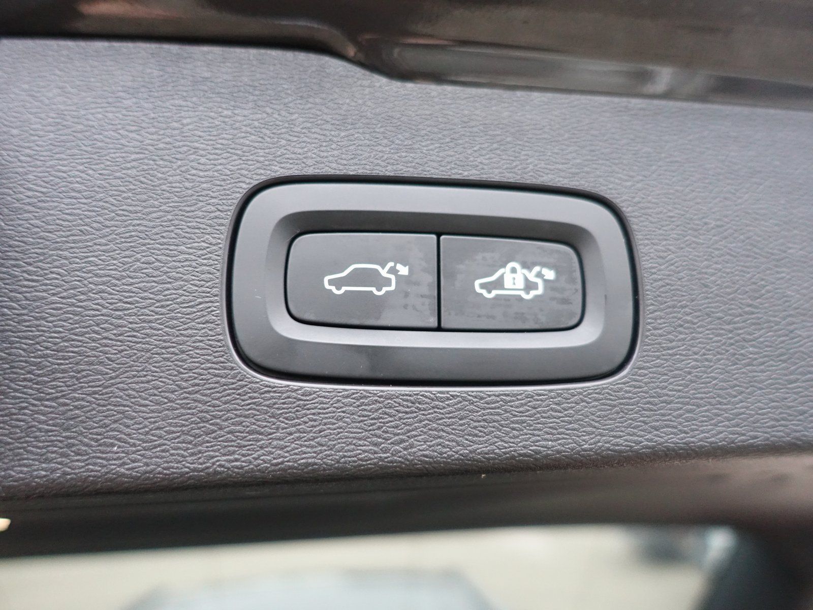 Volvo V60 Ultra Dark T8 AWD Plug-in Hybrid/AHK/Pano