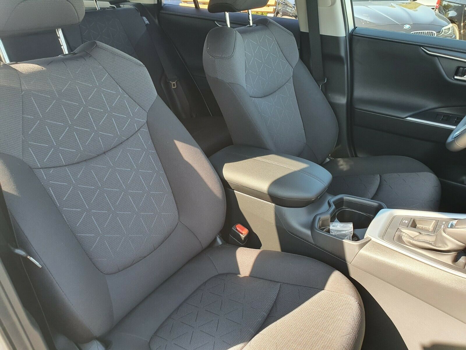 Toyota RAV 4 2.5 Hybrid - Samsaru's Car Outlet