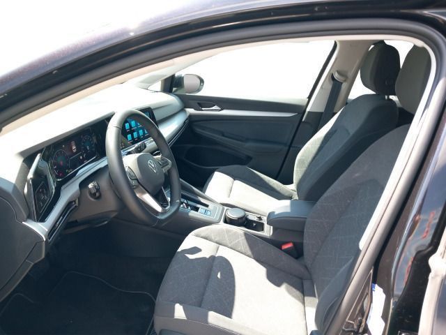 Volkswagen Golf VIII Life 1.5 e TSI - Samsaru's Car Outlet