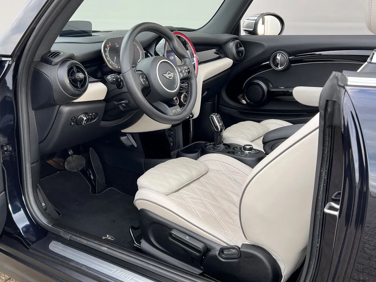 MINI Cooper Cabrio YOURS - Samsaru's Car Outlet