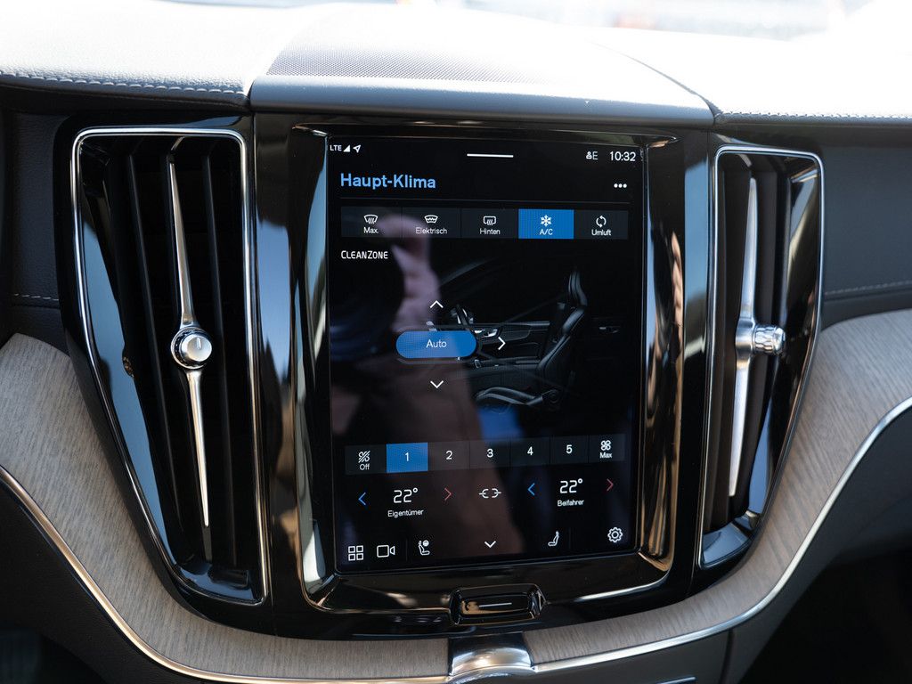 Volvo XC60 B4 Plus Bright AWD SHZ KAMERA NAVI AHK LED