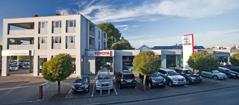 Toyota C-HR 1.8l VVT-i Hybrid - Samsaru's Car Outlet