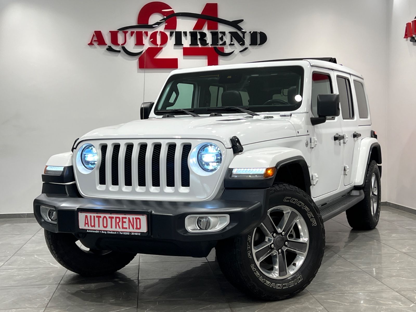 Jeep Wrangler Unlimited Sahara Softtop Sky One-Touch