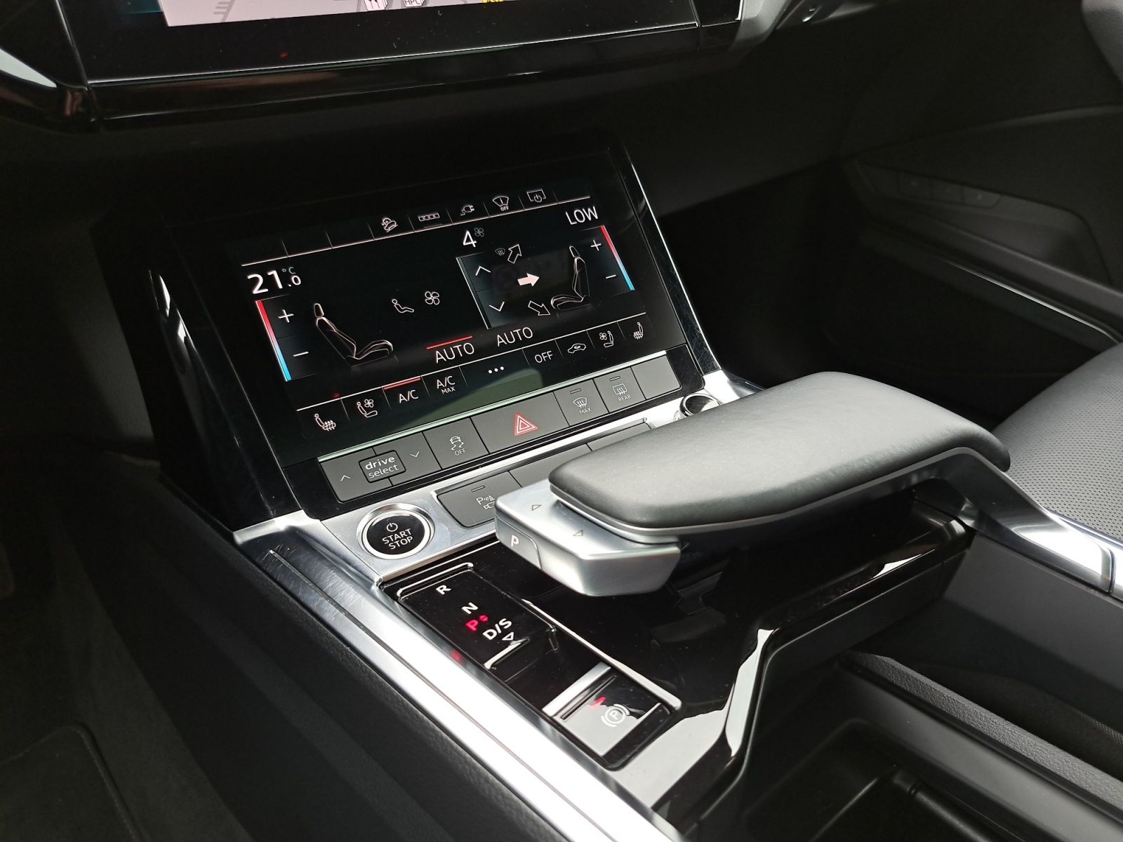 Audi e-tron Sportback 55 quattro S line PANO AHK MMI