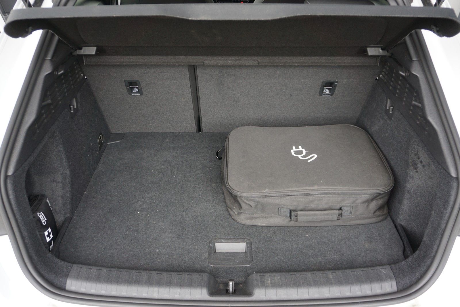 Audi A3 Sportback 45 TFSI e S line - Samsaru's Car Outlet