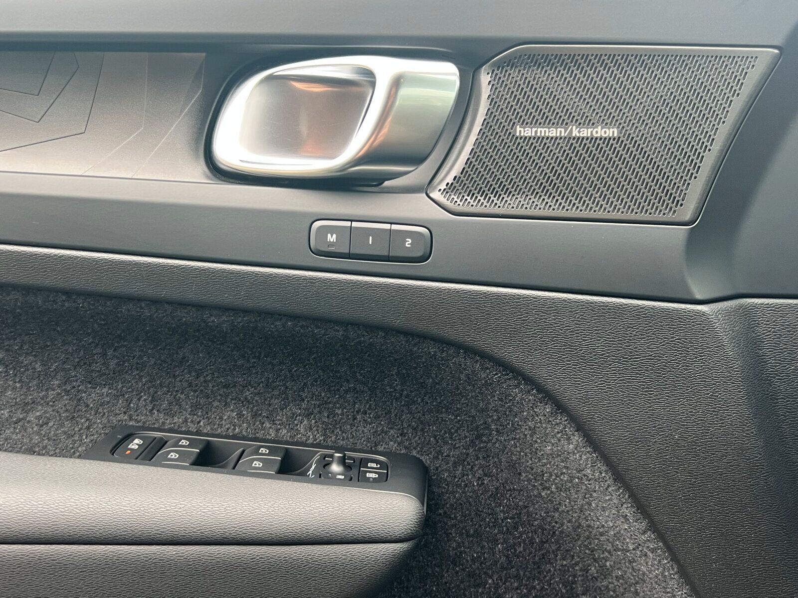 Volvo XC40 T4 Ultimate Dark AHK|PANO|CONNECT|LED|
