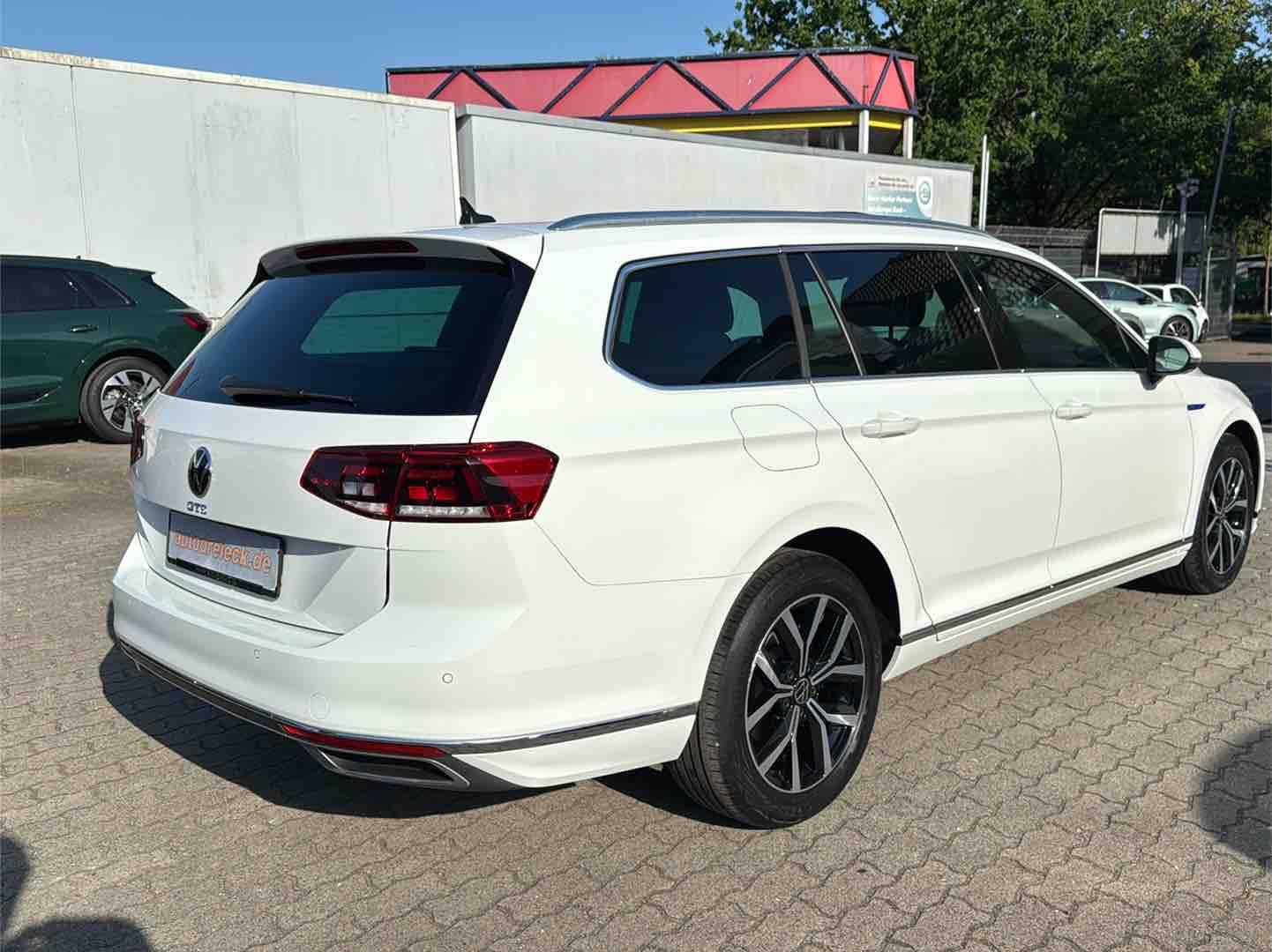 Volkswagen Passat Variant GTE - Samsaru's Car Outlet