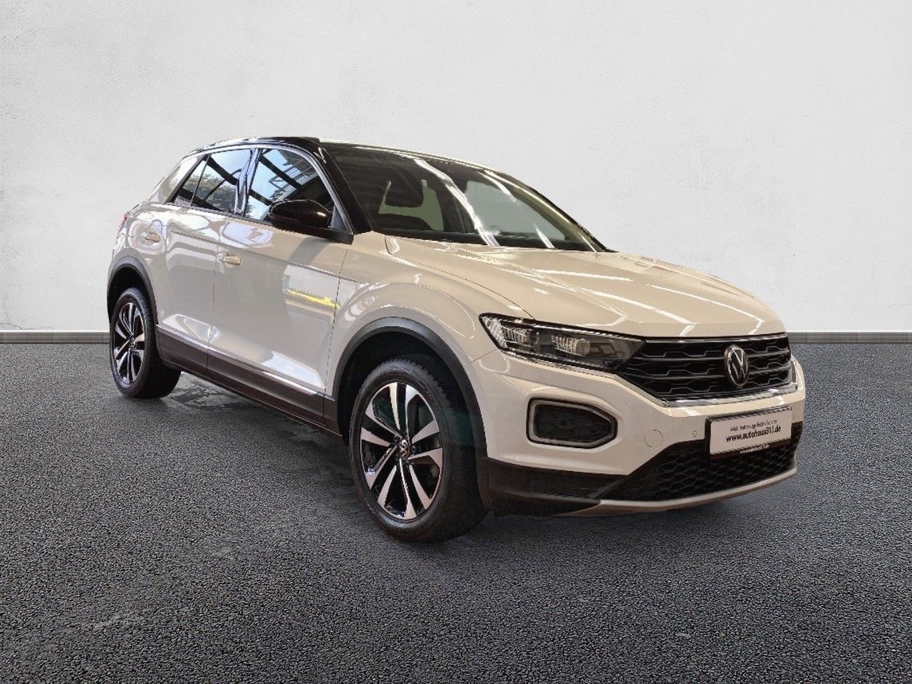 Volkswagen T-Roc Style - Samsaru's Car Outlet