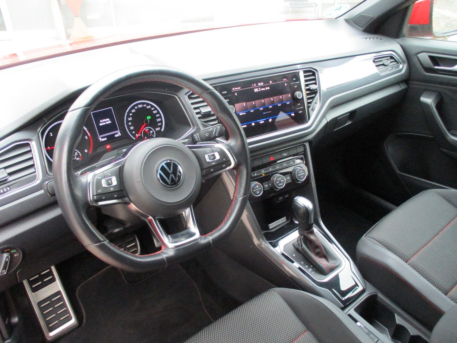 Volkswagen T-Roc Sport - Samsaru's Car Outlet
