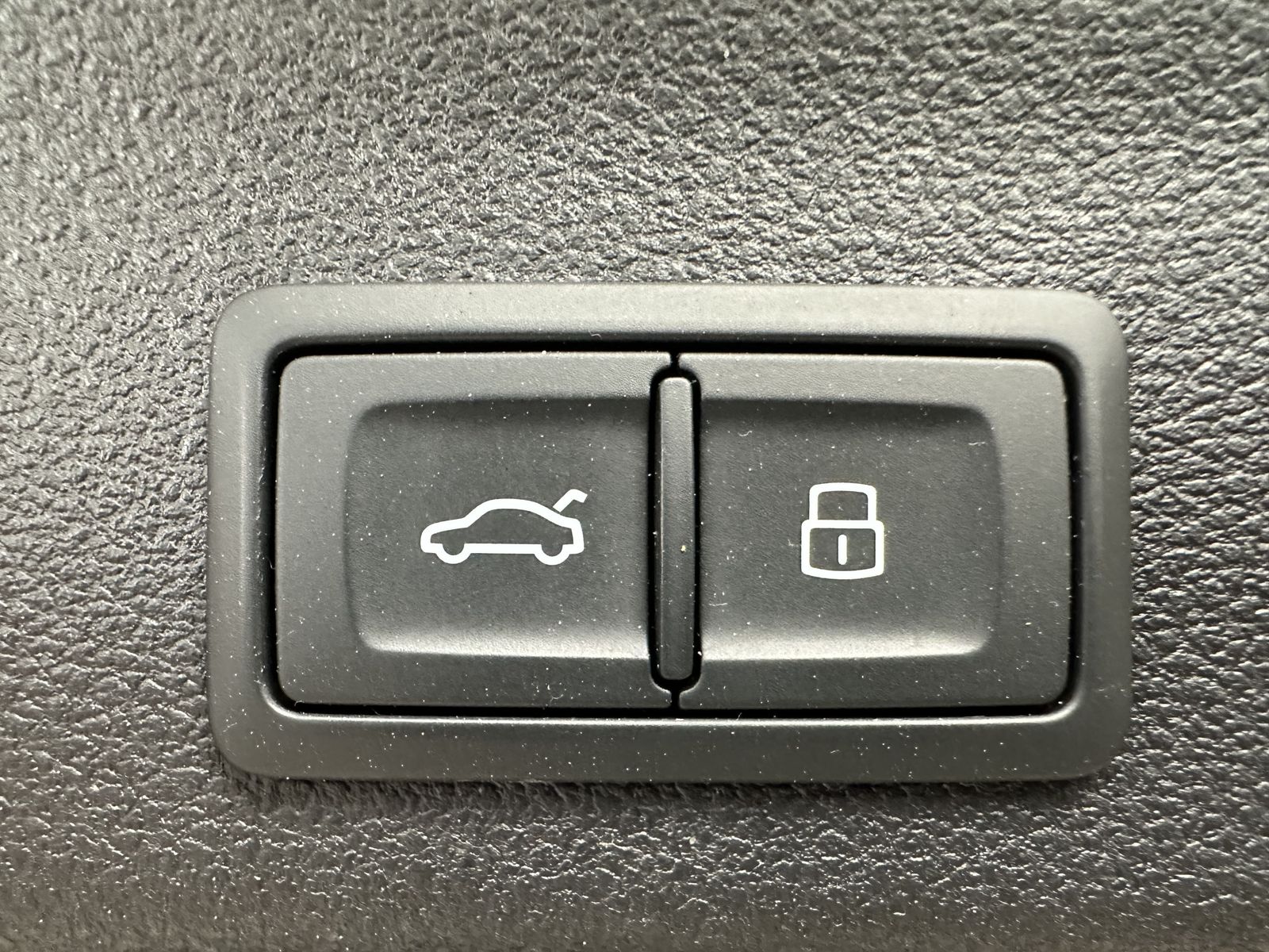 Audi A6 Avant 40 TDI Qu S-Line NAV+LED+ACC+AHK+VCOCK