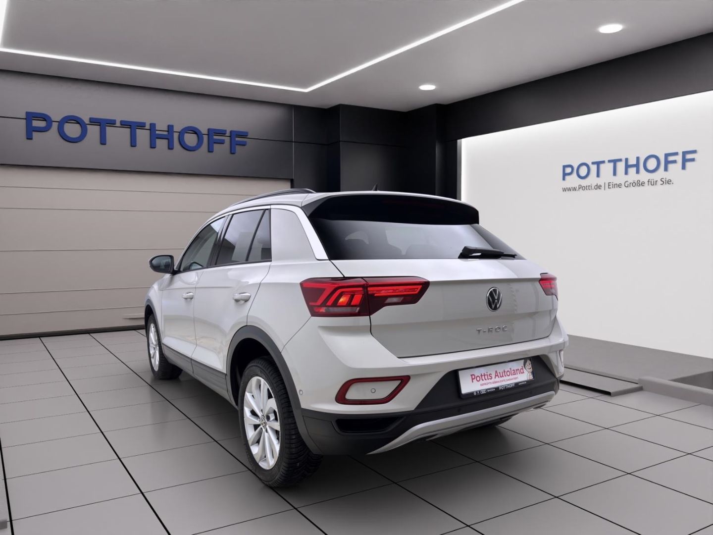 Volkswagen T-Roc 1.5 TSI DSG LIFE - Samsaru's Car Outlet
