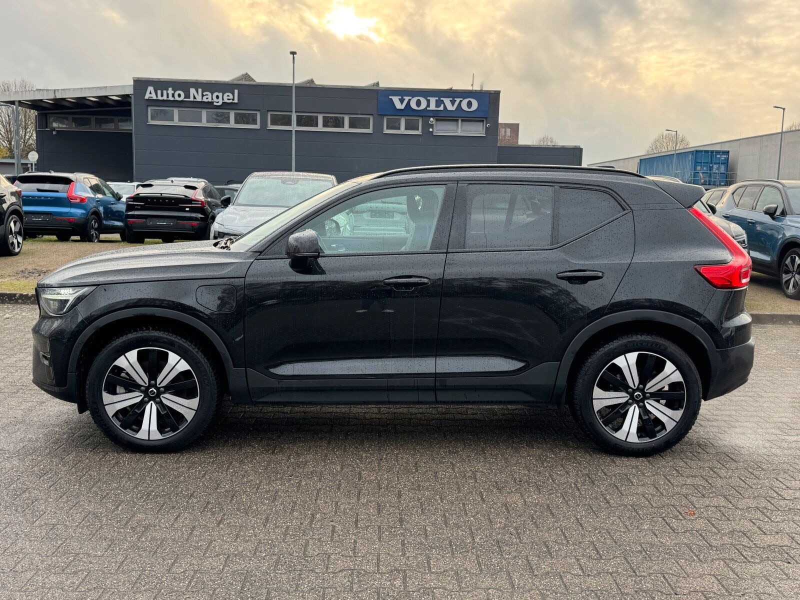 Volvo XC40 T5 Ultimate Dark AHK|PANO|