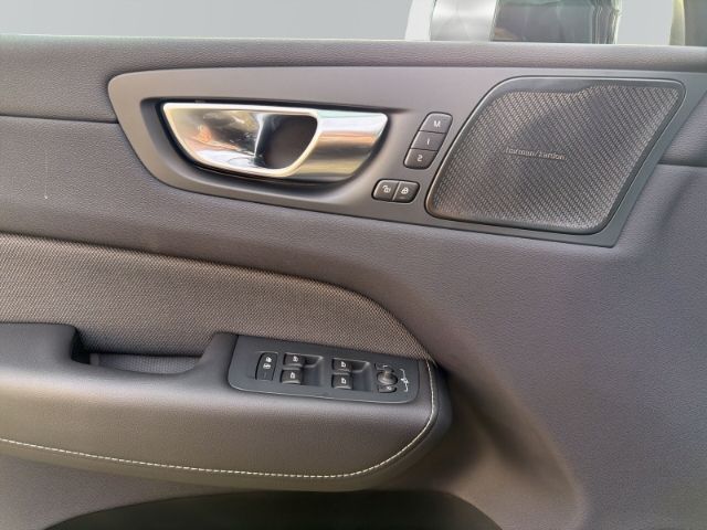 Volvo XC60 Plus Black T8 Recharge AHK elektr. Harman &